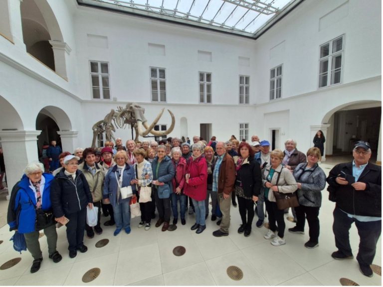 Az idősek nappali ellátás tagjai 2025.05.23-án Gyöngyösre látogattak. 