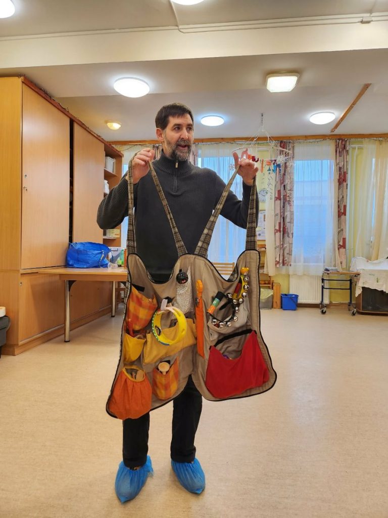 Zenebatyu a FENO-ban