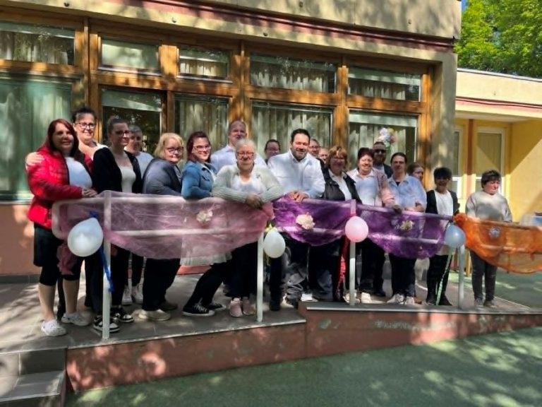 Az ÉDESANYÁKAT ünnepeltük