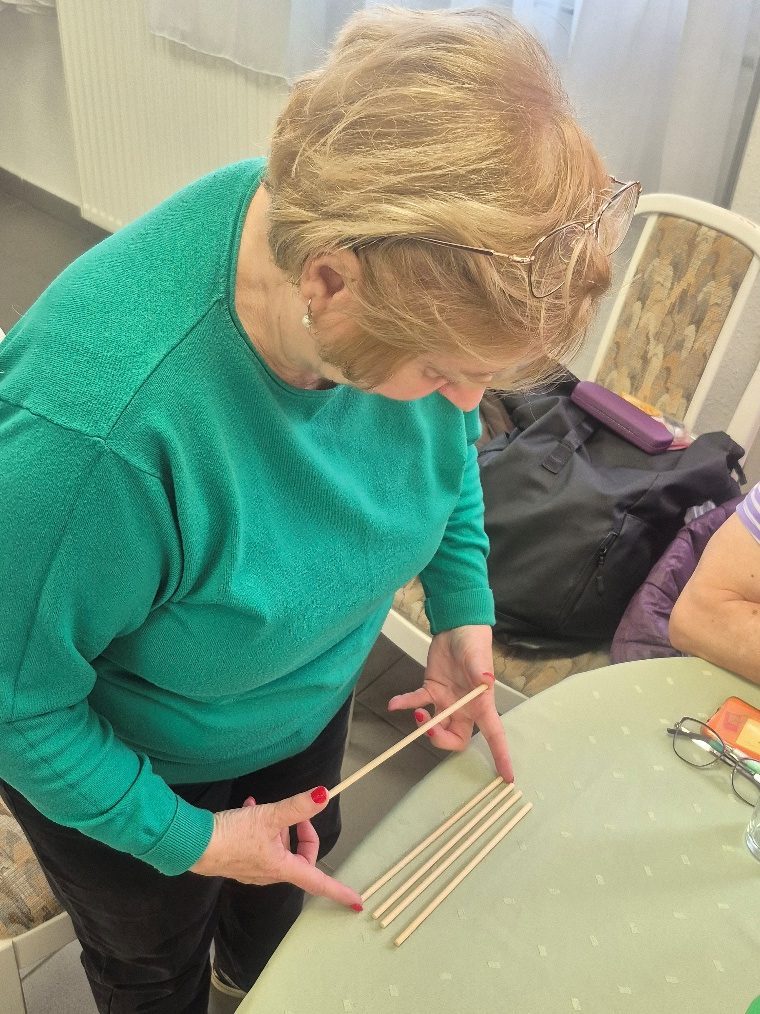 Memóriatréning az idős nappali ellátásban