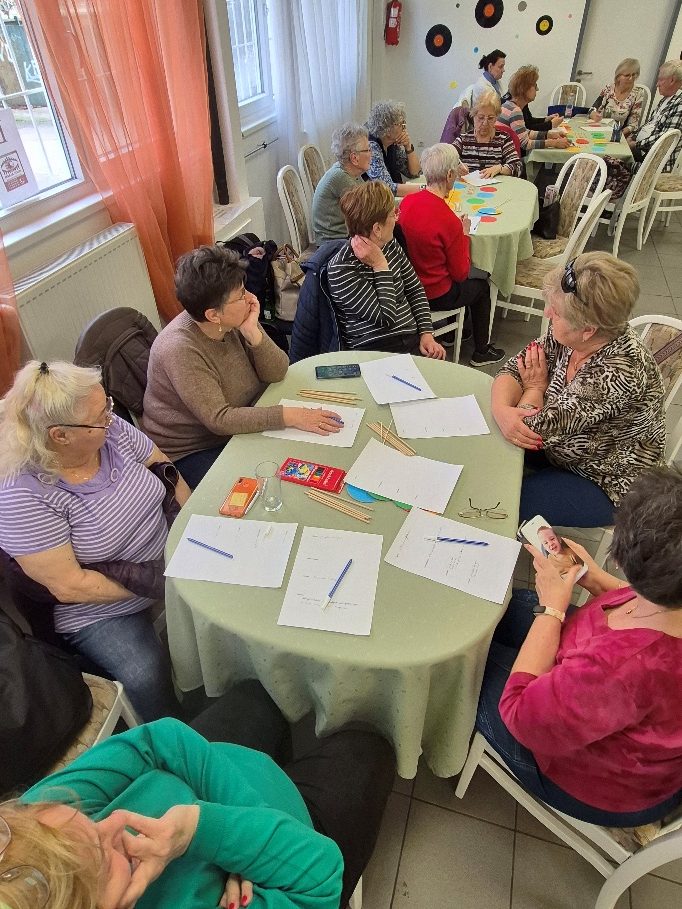 Memóriatréning az idős nappali ellátásban