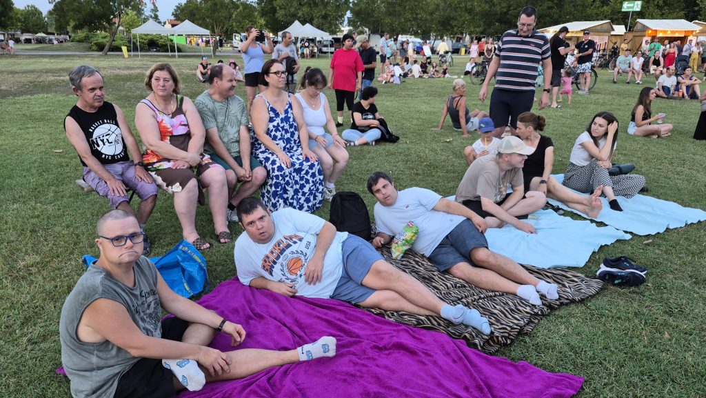Pihenés a Balaton partján